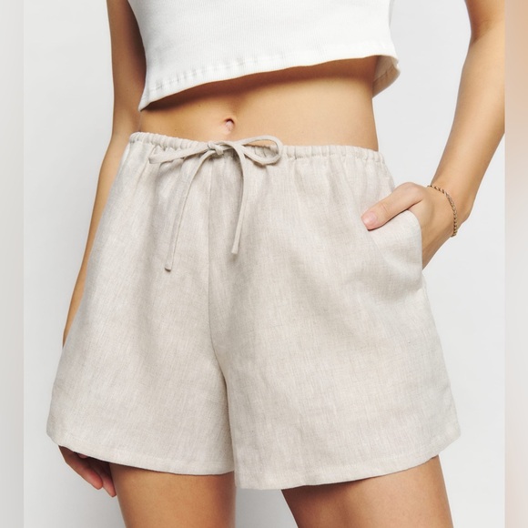 Reformation Zoey linen shorts in oatmeal - size L